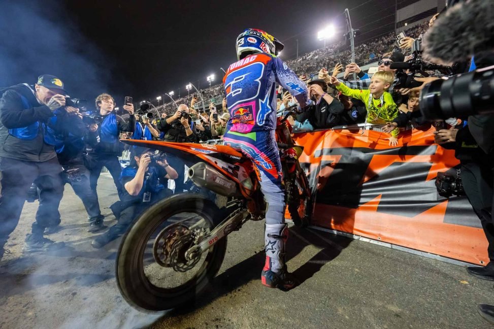 Eli Tomac win 2024 FIM World Supercross Championship