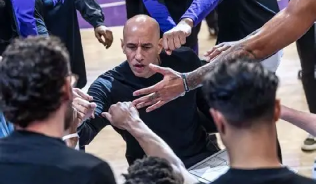 Doug Christie Coaching Career