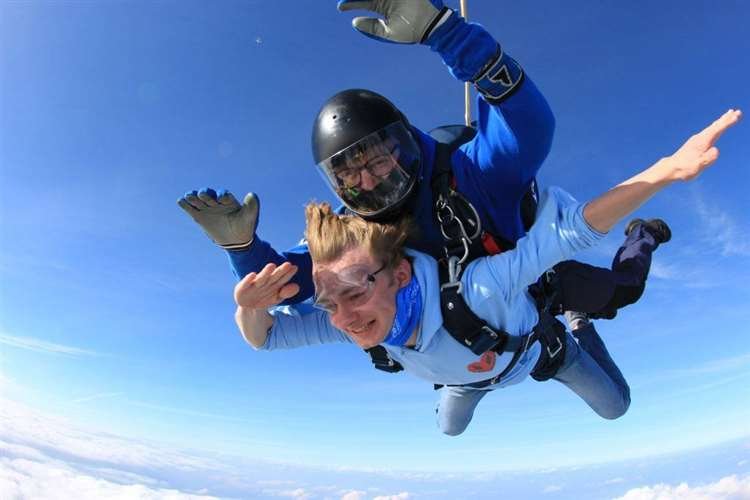 TommyInnit  traveling