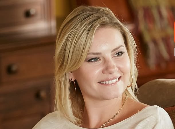 Elisha Cuthbert net worth