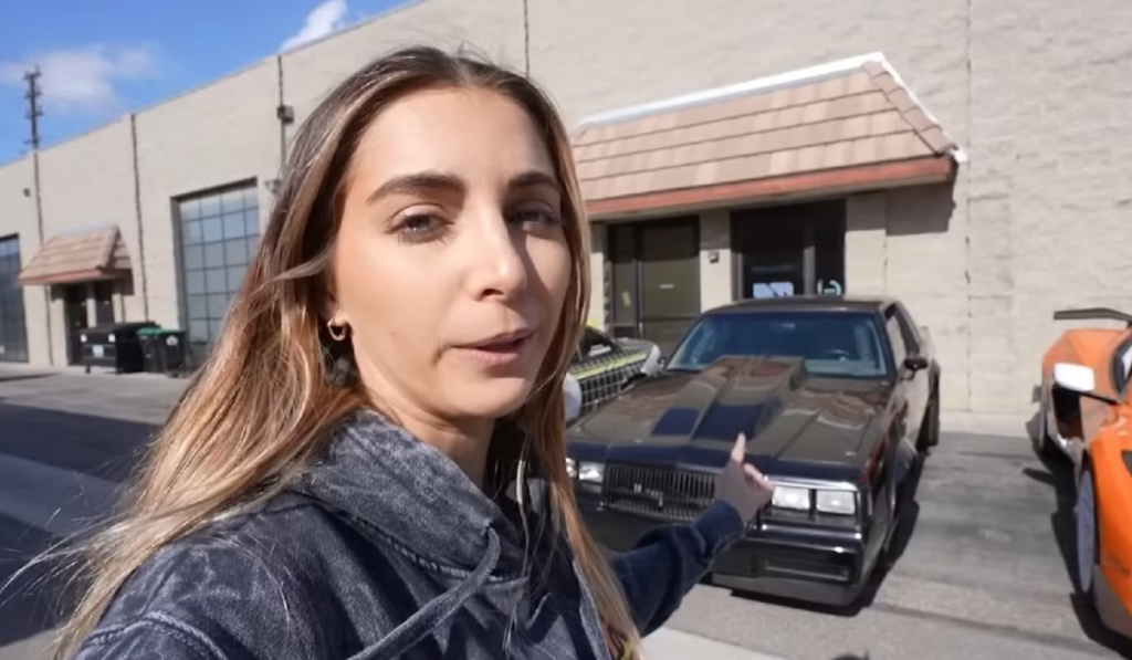 Emelia Hartford’s Luxury Lifestyle