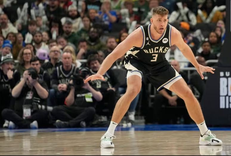 Meyers Leonard 