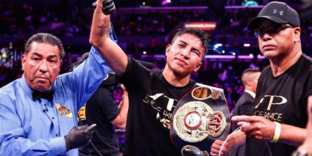 Mario Barrios 25-0 WBA world “regular” champion