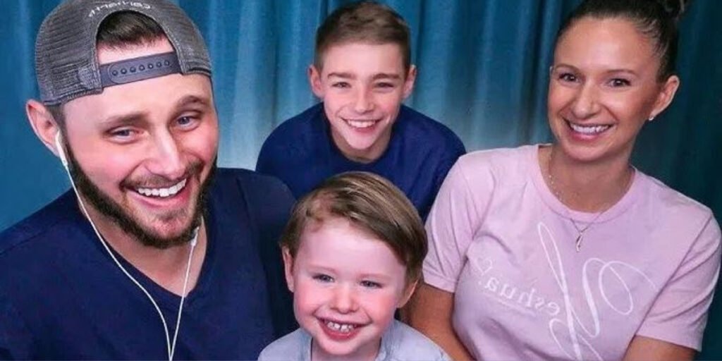 SSundee, wife and kids
