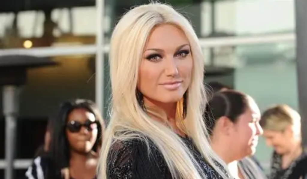 Brooke Hogan Education