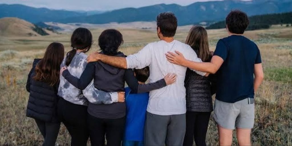 Sheryl Sandberg and Tom Bernthal with 5 Children
